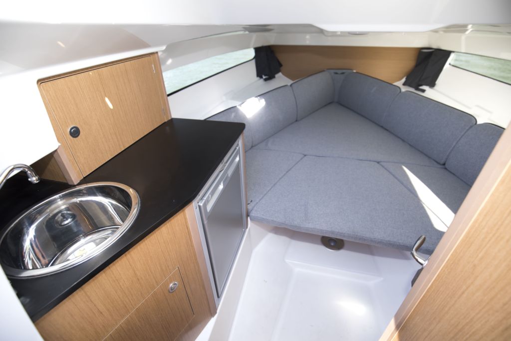 Beneteau Flyer 8 Sundeck 3