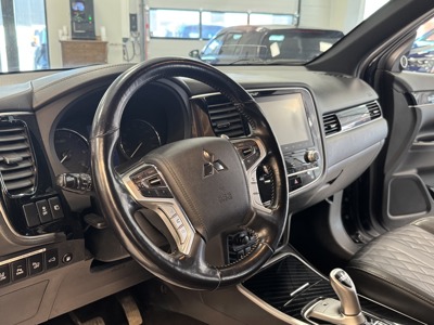 Outlander 2.4PHEV Instyle Amethyst Black 5