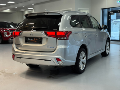 Mitsubishi Outlander 2,4 PHEV 3
