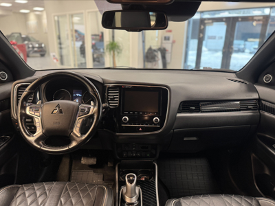 Mitsubishi Outlander 2,4 PHEV 4