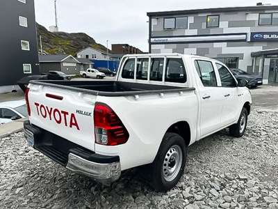 Toyota Hilux DLX 2,4L Diesel Dobbelkabine 2