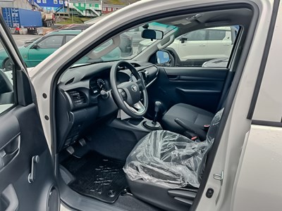 Toyota Hilux DLX 2,4L Diesel Dobbelkabine 3