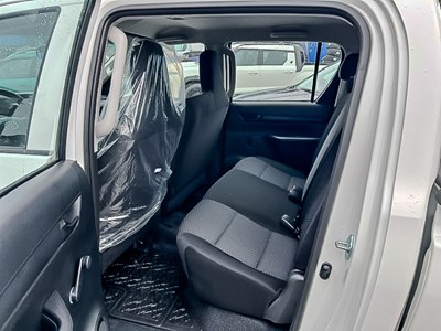 Toyota Hilux DLX 2,4L Diesel Dobbelkabine 4