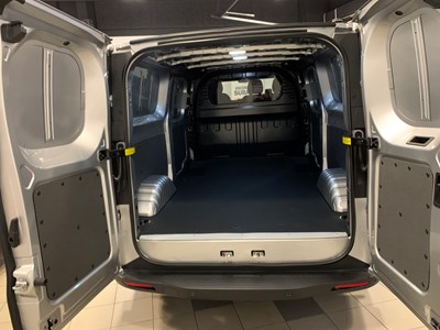 Maxus e-Deliver 7 4